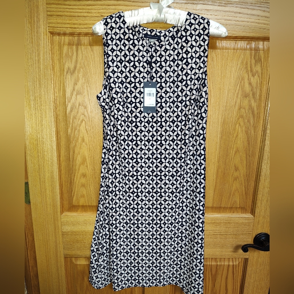 NWT Tommy Hilfiger pullover Lightweight Sheath Dress, Navy And Cream